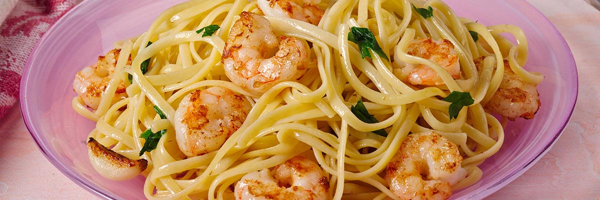 Linguine con ajo y camarones